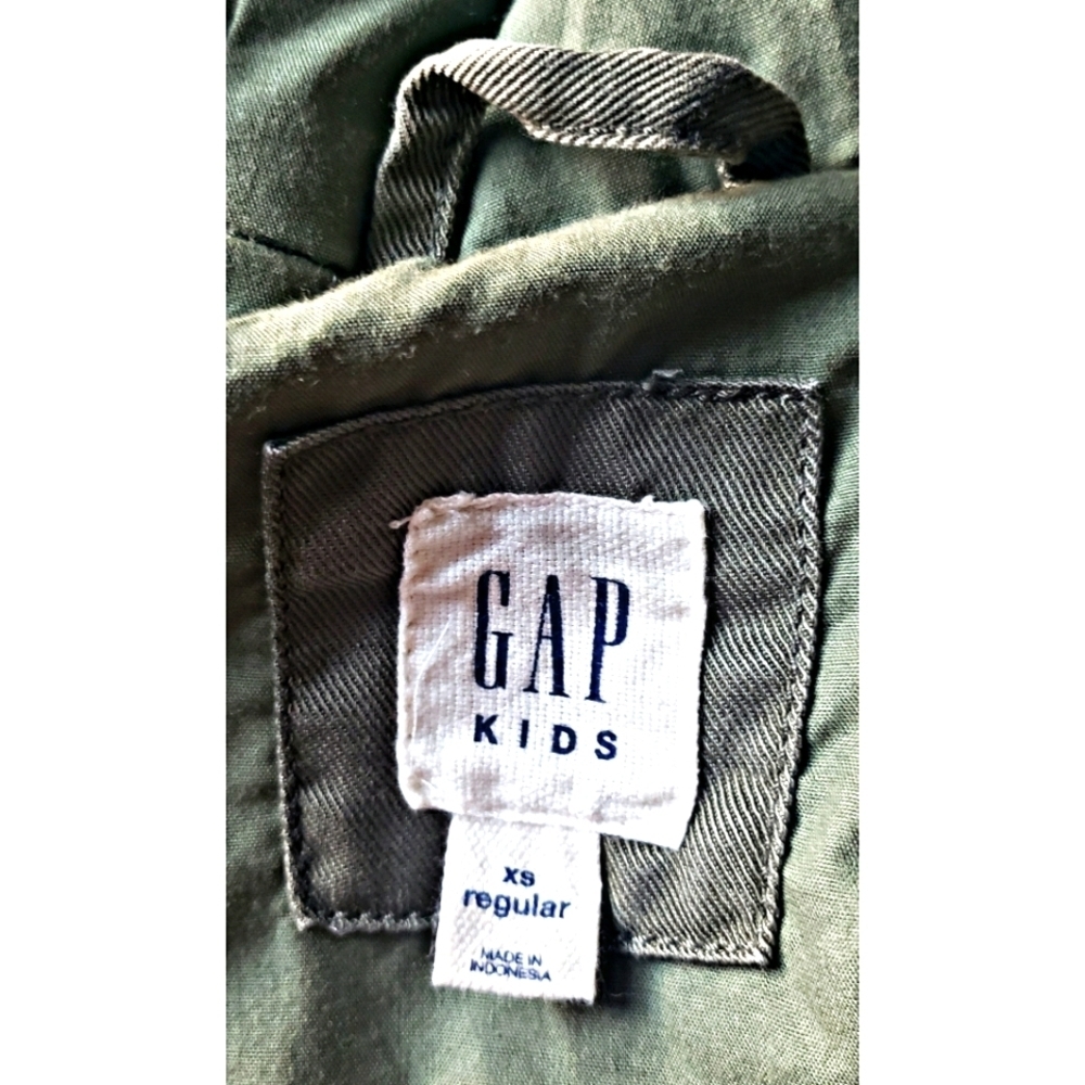 65. 2/$30 Gap Girls jacket - Picture 4 of 5
